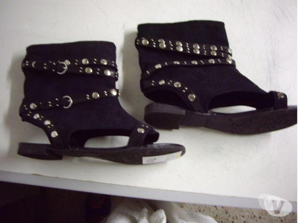 Chaussures Bas-Rhin Bouxwiller - 67330 - Photos Vivastreet Sandales Noir montantes pt 40-neuves- à 7 €