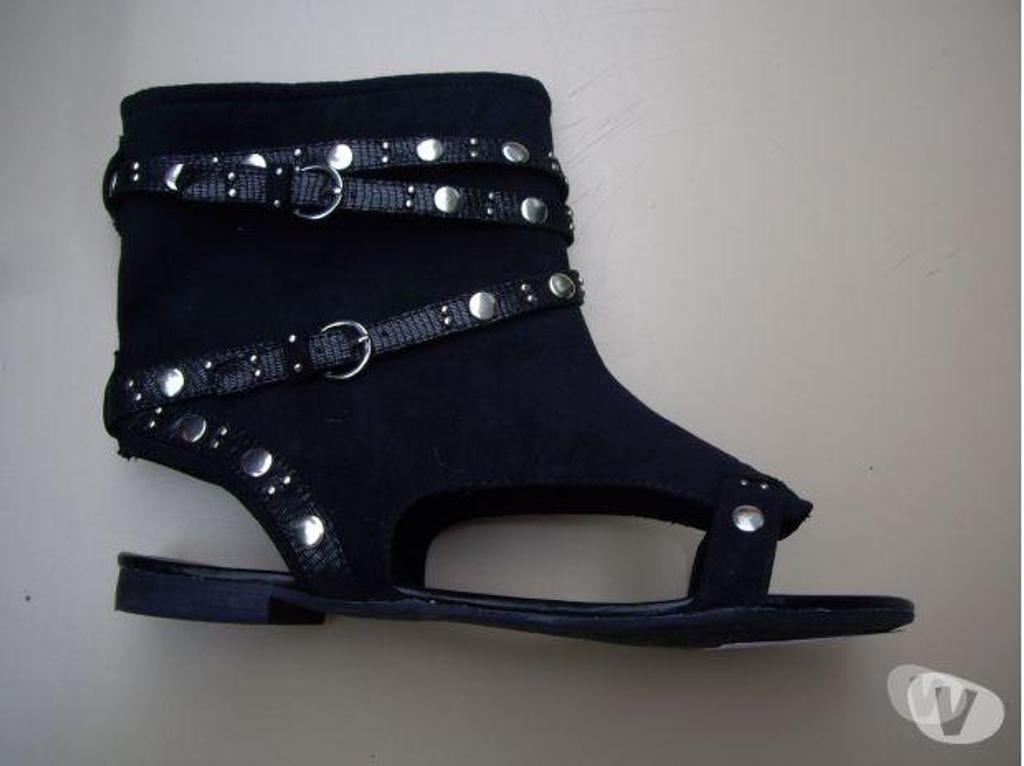 Chaussures Bas-Rhin Bouxwiller - 67330 - Photos Vivastreet Sandales Noir montantes pt 40-neuves- à 7 €