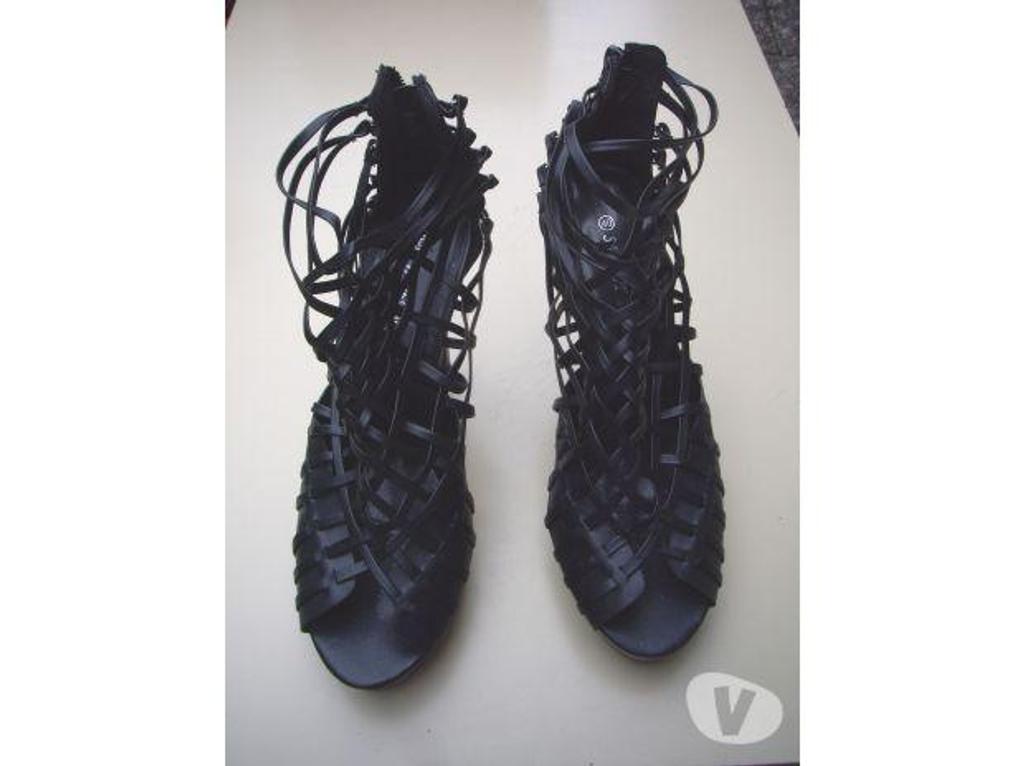 Chaussures Bas-Rhin Bouxwiller - 67330 - Photos Vivastreet Sandales Noir à talons 12 cm pt 40-neuves- 12 €
