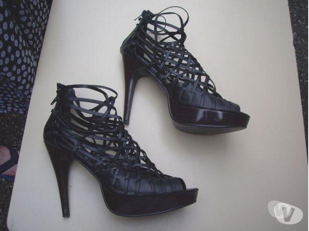 Chaussures Bas-Rhin Bouxwiller - 67330 - Photos Vivastreet Sandales Noir à talons 12 cm pt 40-neuves- 12 €