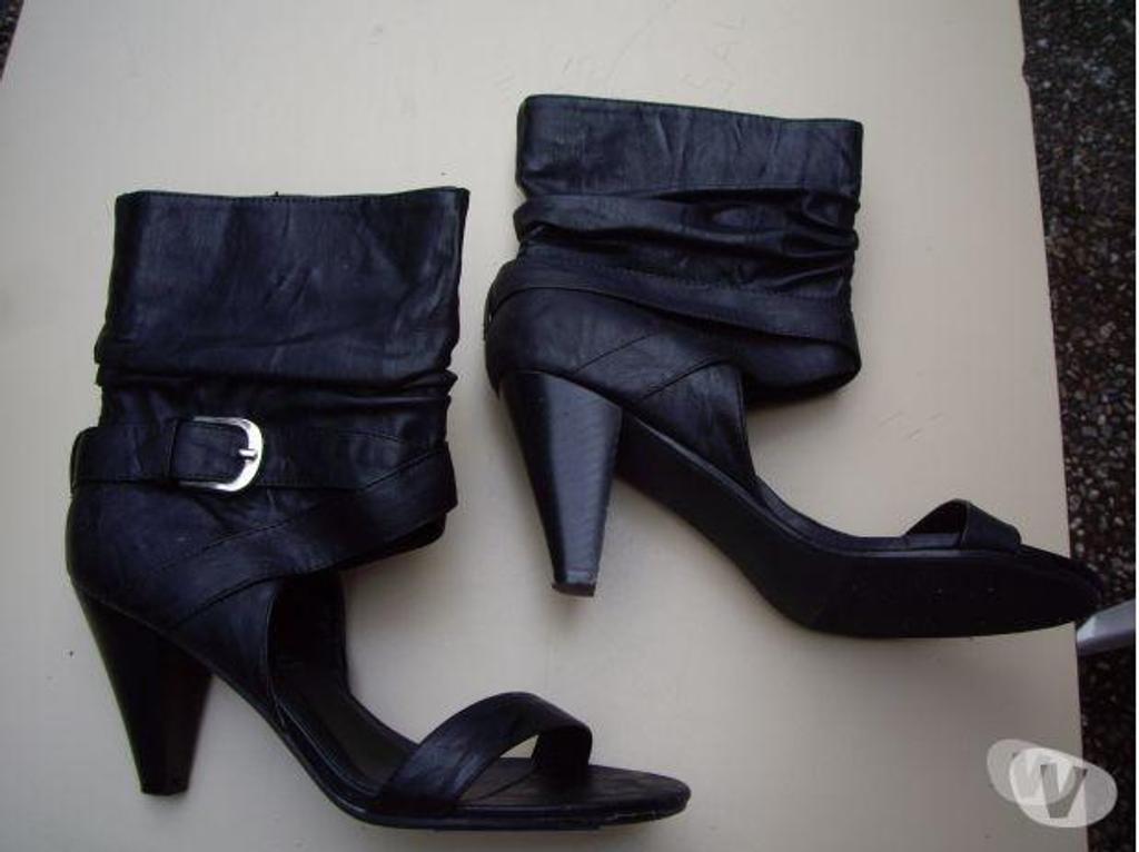 Chaussures Bas-Rhin Bouxwiller - 67330 - Photos Vivastreet Sandales Noir montantes pt 39 -neuves- à 8 €