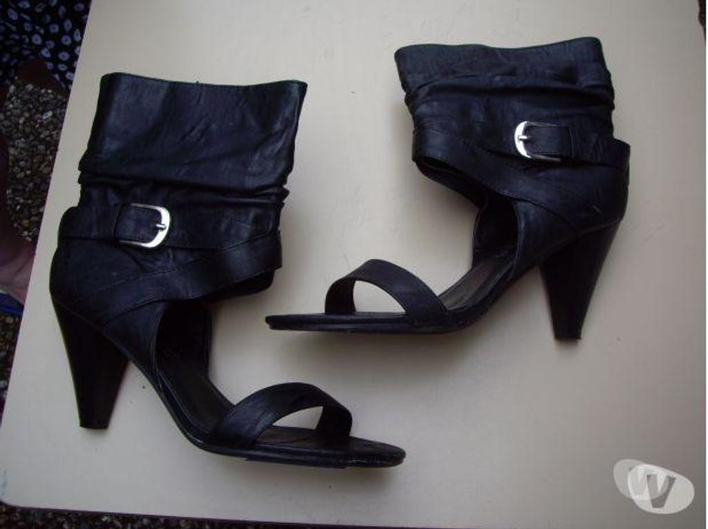 Chaussures Bas-Rhin Bouxwiller - 67330 - Photos Vivastreet Sandales Noir montantes pt 39 -neuves- à 8 €