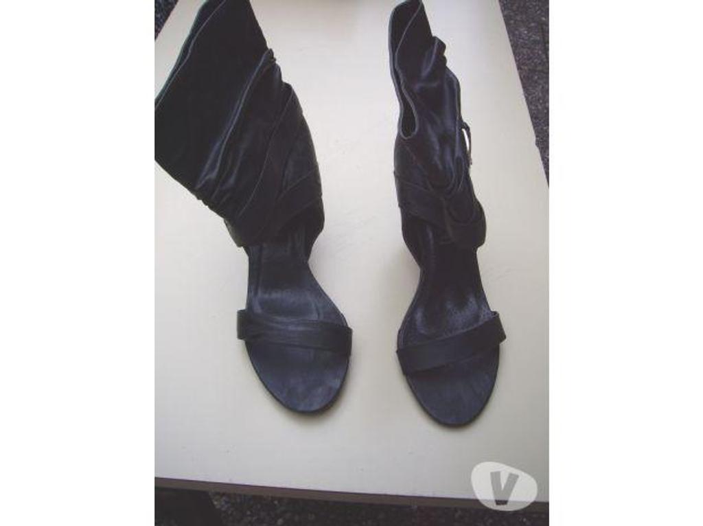 Chaussures Bas-Rhin Bouxwiller - 67330 - Photos Vivastreet Sandales Noir montantes pt 39 -neuves- à 8 €