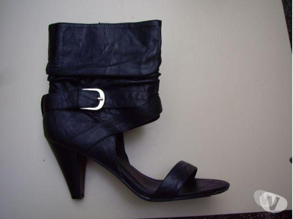 Chaussures Bas-Rhin Bouxwiller - 67330 - Photos Vivastreet Sandales Noir montantes pt 39 -neuves- à 8 €