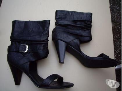 Chaussures et bottes occasion Bouxwiller Bas-Rhin - Photos Vivastreet Sandales Noir montantes pt 39 -neuves- à 8 €