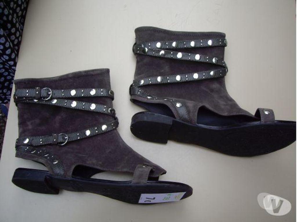 Chaussures Bas-Rhin Bouxwiller - 67330 - Photos Vivastreet Sandales Gris montantes pt 39 -neuves- à 7 €