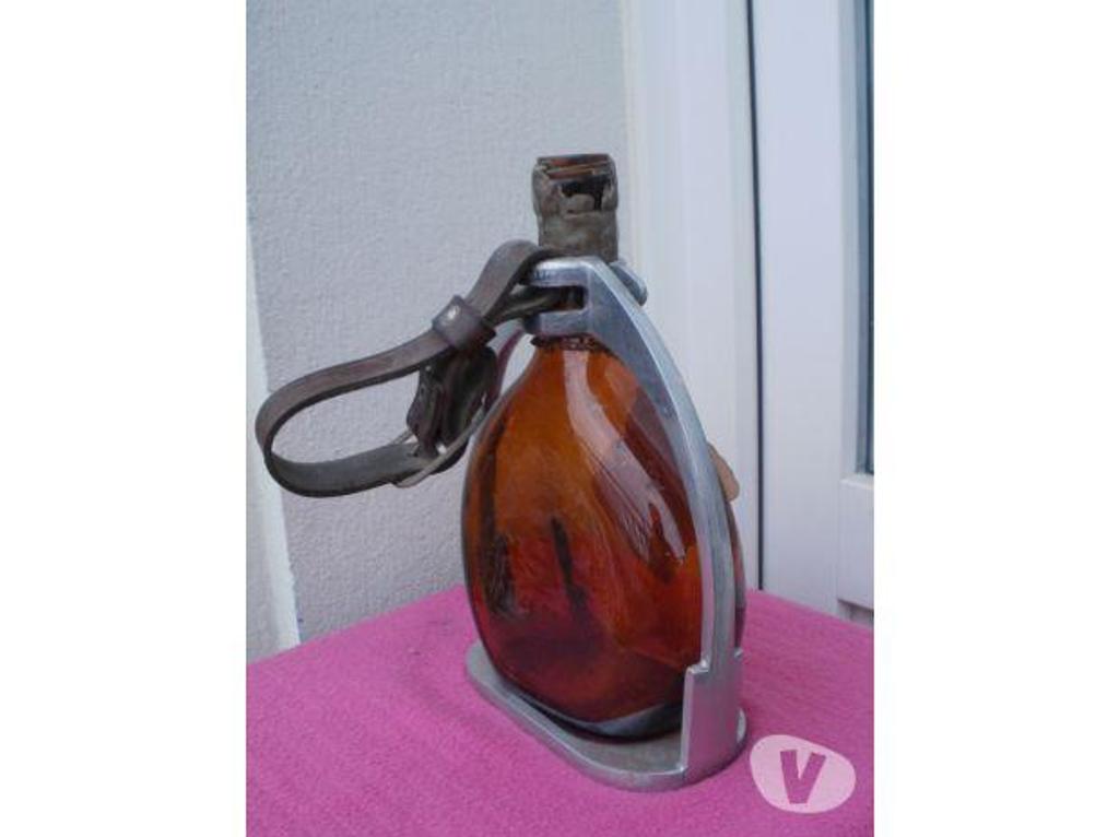 Collection Tarn-et-Garonne Montauban - 82000 - Photos Vivastreet Bouteille vide Armagnac DUCASTAING et son support