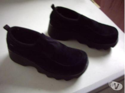 Chaussures et bottes occasion Bouxwiller Bas-Rhin - Photos Vivastreet Mocassins daim Noir pointure 40 à 5 €