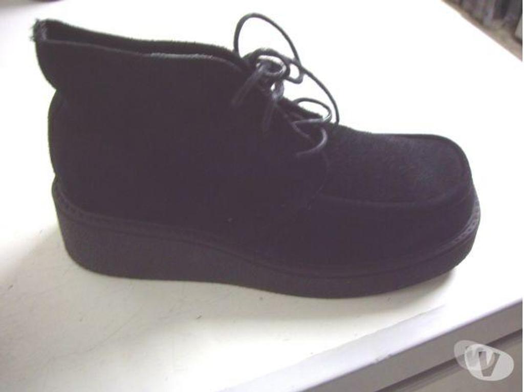 Chaussures Bas-Rhin Bouxwiller - 67330 - Photos Vivastreet Derbys à lacets en daim Noir pt 40-neufs- à 8 €