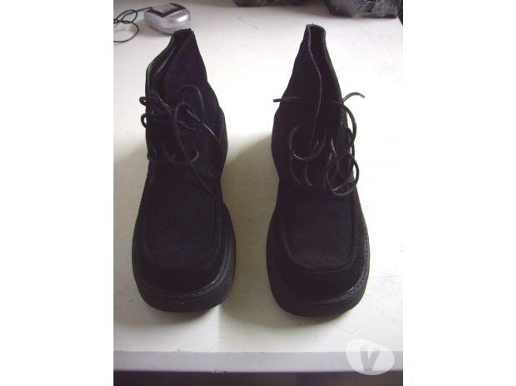 Chaussures Bas-Rhin Bouxwiller - 67330 - Photos Vivastreet Derbys à lacets en daim Noir pt 40-neufs- à 8 €