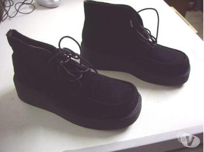 Chaussures et bottes occasion Bouxwiller Bas-Rhin - Photos Vivastreet Derbys à lacets en daim Noir pt 40-neufs- à 8 €