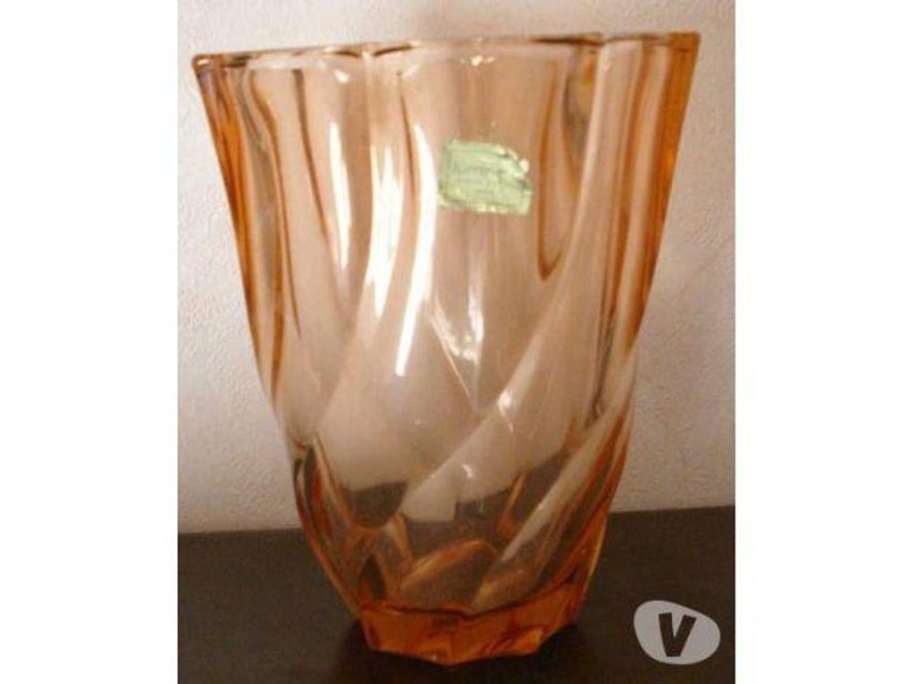 Décoration - art Tarn-et-Garonne Montauban - 82000 - Photos Vivastreet Vase LUMINARC, coloris, rose orangé - France