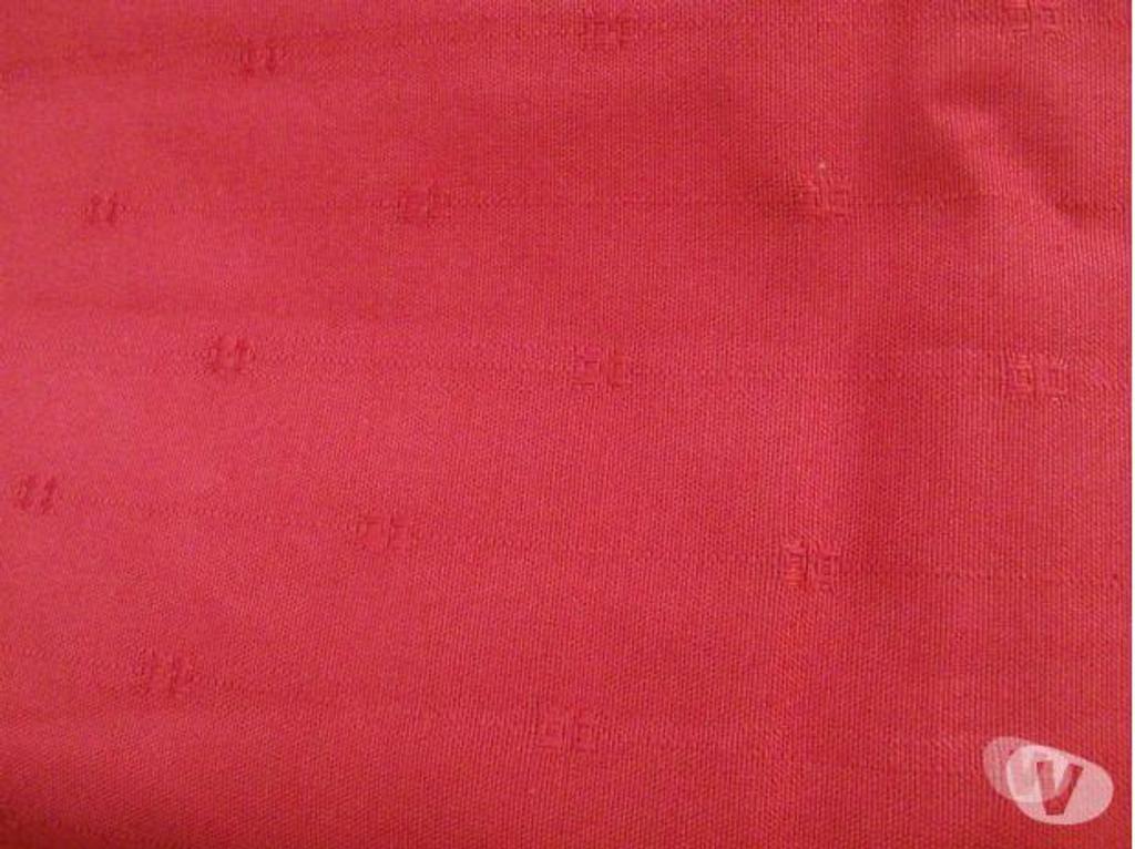 Ameublement & art de la table Tarn-et-Garonne Montauban - 82000 - Photos Vivastreet Nappe 138 x 227 cm couleur bordeaux + 8 serviettes