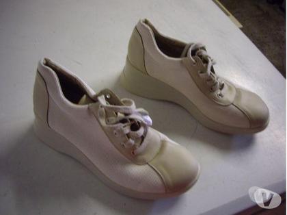 Chaussures occasion Bouxwiller Bas-Rhin - Photos Vivastreet Mocassins Beige pointure 39 à 5 €