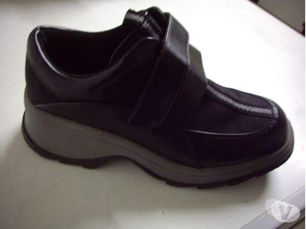 Chaussures Bas-Rhin Bouxwiller - 67330 - Photos Vivastreet Derbys Noir à scratch pointure 39 à 7 €
