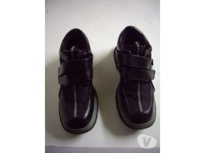 Chaussures et bottes occasion Bouxwiller Bas-Rhin - Photos Vivastreet Derbys Noir à scratch pointure 39 à 7 €