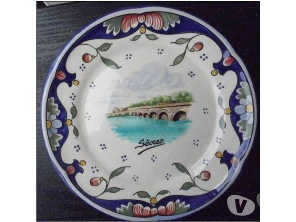 Décoration - art Tarn-et-Garonne Montauban - 82000 - Photos Vivastreet Assiette décor du pont de Sèvres, fait main, signé