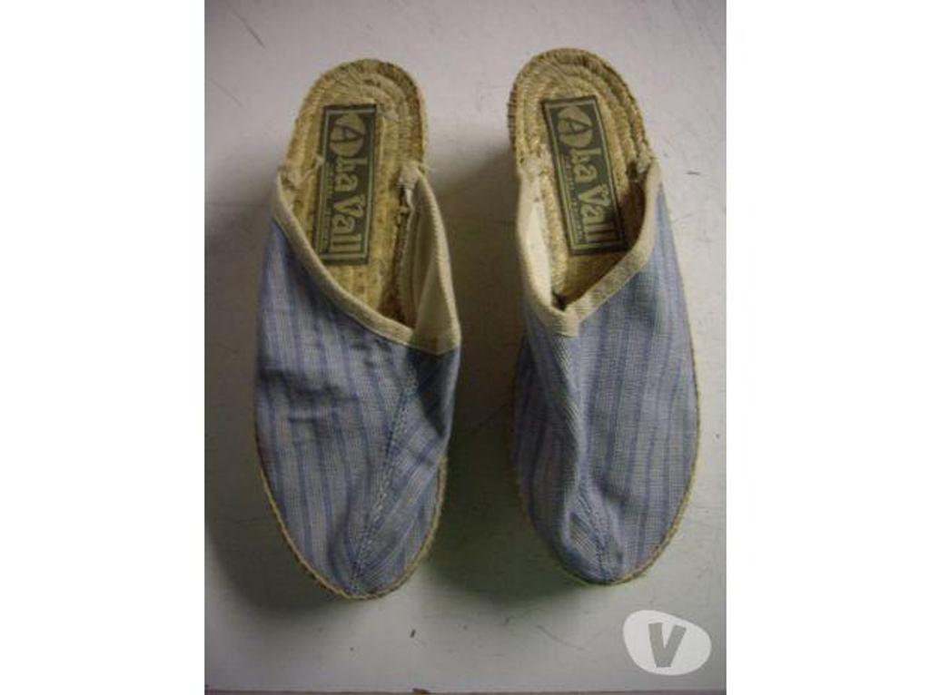 Chaussures Bas-Rhin Bouxwiller - 67330 - Photos Vivastreet Sabots en espadrilles pt 34 en bleu rayé à 3 €