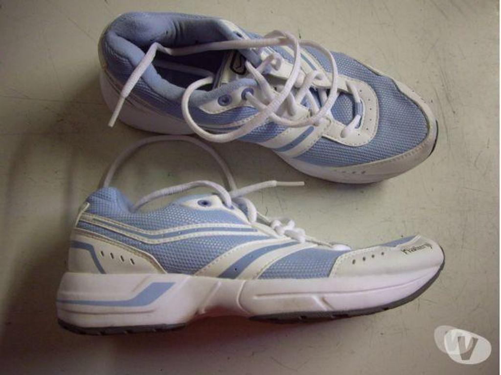Chaussures Bas-Rhin Bouxwiller - 67330 - Photos Vivastreet Joggers Bleu rayé blanc pt 38-neuves- à 7 €