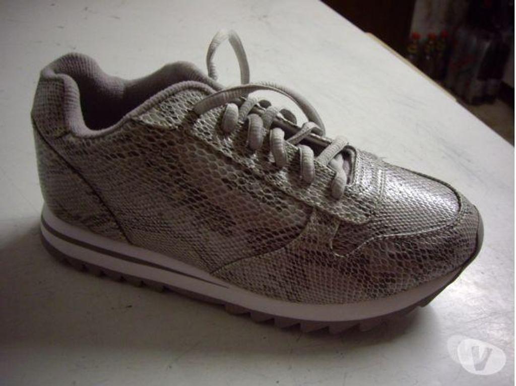 Chaussures Bas-Rhin Bouxwiller - 67330 - Photos Vivastreet Baskets de Ville Gris Serpenté pt 38-neuves- 7 €