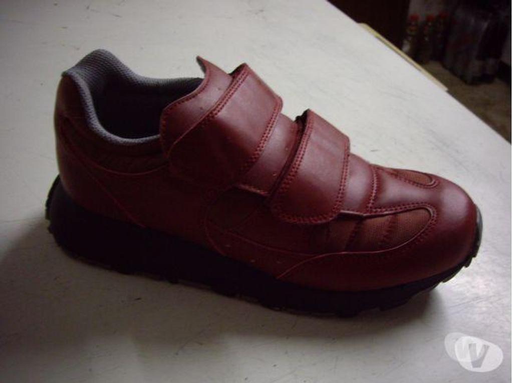 Chaussures Bas-Rhin Bouxwiller - 67330 - Photos Vivastreet Baskets de ville Rouge à scratch pt 38-neufs à 7 €