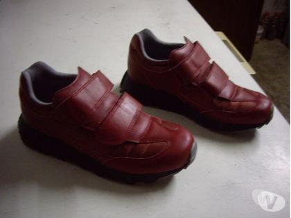 Chaussures occasion Bouxwiller Bas-Rhin - Photos Vivastreet Baskets de ville Rouge à scratch pt 38-neufs à 7 €