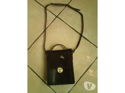 Accessoires - Bagagerie Bormes les Mimosas Var - Photos Vivastreet SACOCHE HOMME CUIR NOIR_A BANDOULIERE et clé_