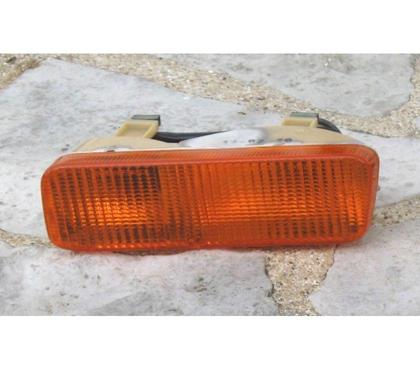 Pièces moteur et accessoires auto Maule Yvelines - Photos Vivastreet Feu AV gauche orange Peugeot 505 Export USA