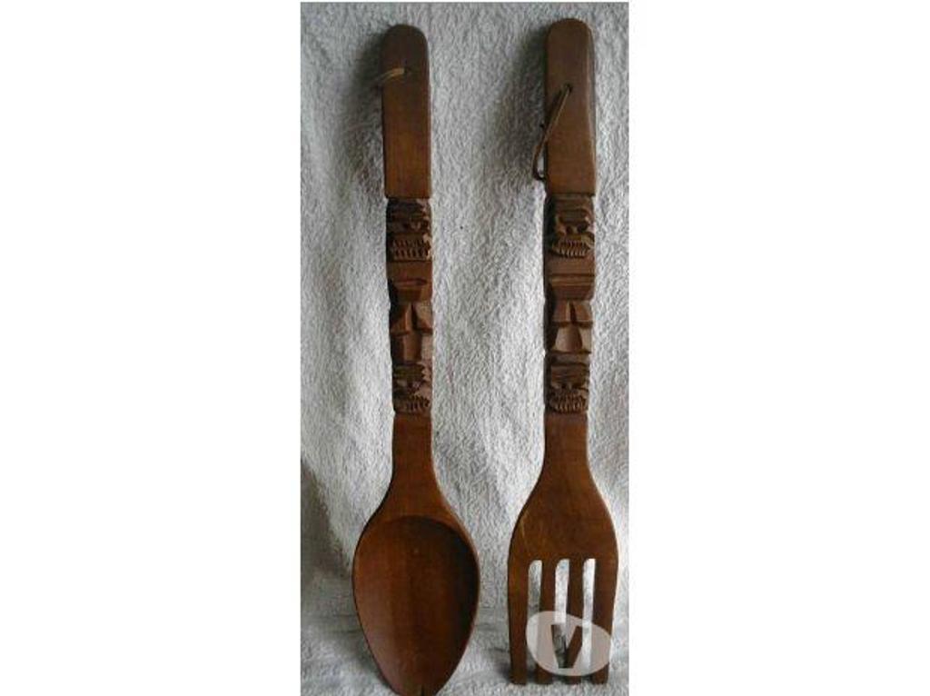 Décoration - art Tarn-et-Garonne Montauban - 82000 - Photos Vivastreet COUVERTS DECORATIFS en bois, hauteur 49 cm