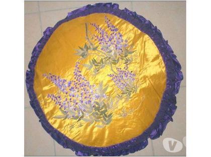 Décoration-Art-Antiquité Montauban Tarn-et-Garonne - Photos Vivastreet Ancien coussin rond brodé Diamètre total 67 cm