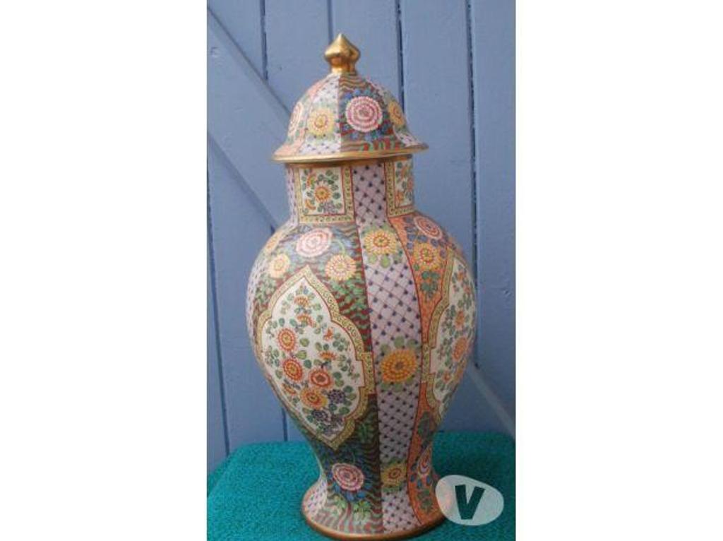 Décoration - art Tarn-et-Garonne Montauban - 82000 - Photos Vivastreet Grande potiche en faience ou porcelaine H. 43 cm