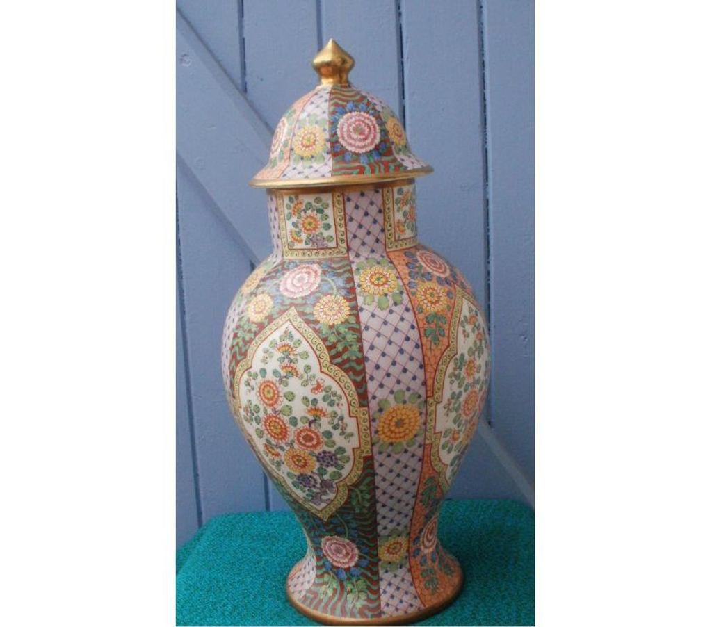 Décoration - art Tarn-et-Garonne Montauban - 82000 - Photos Vivastreet Grande potiche en faience ou porcelaine H. 43 cm