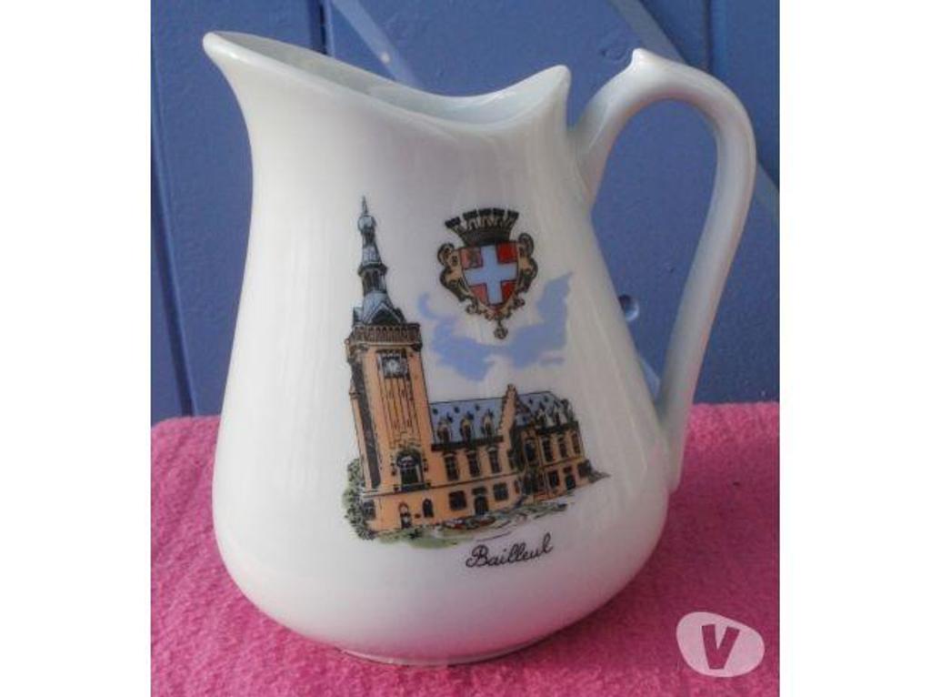 Ameublement & art de la table Tarn-et-Garonne Montauban - 82000 - Photos Vivastreet POT à lait ou crème,décor de la ville de Bailleul