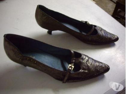 Chaussures et bottes occasion Bouxwiller Bas-Rhin - Photos Vivastreet Escarpins coloris Kaki grisé pt 39