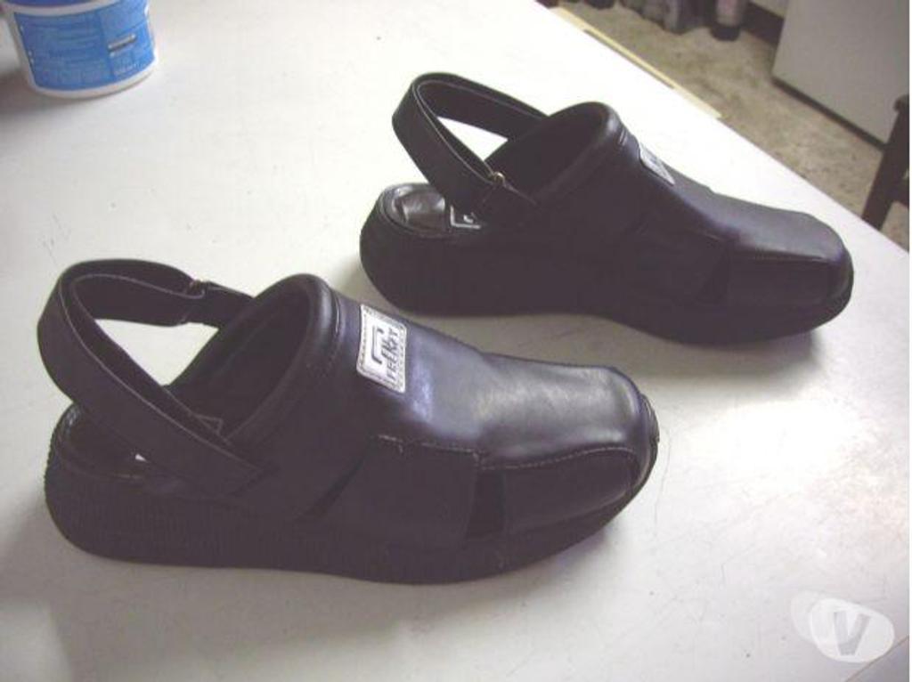 Chaussures Bas-Rhin Bouxwiller - 67330 - Photos Vivastreet Derbys Noir à sangles scratch pt 37-neufs