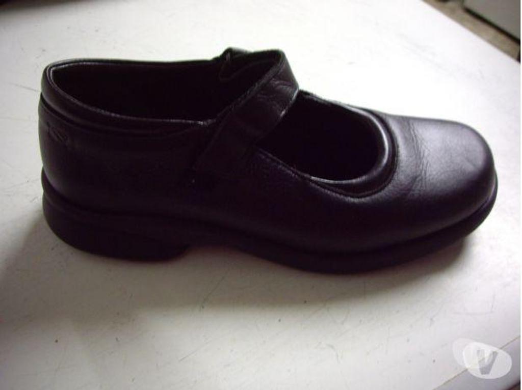 Chaussures Bas-Rhin Bouxwiller - 67330 - Photos Vivastreet Derbys Noir à bride scratchée pt 38 à 4 €