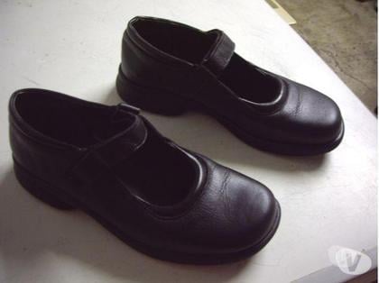 Chaussures et bottes occasion Bouxwiller Bas-Rhin - Photos Vivastreet Derbys Noir à bride scratchée pt 38 à 4 €