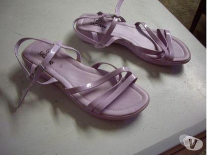 Chaussures occasion Bouxwiller Bas-Rhin - Photos Vivastreet Sandales pointure 37 coloris Parme -neuves- à 5 €