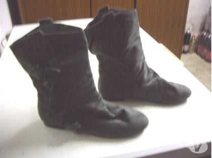 Chaussures et bottes occasion Bouxwiller Bas-Rhin - Photos Vivastreet Bottines Gris à franges pointure 38 -neuves