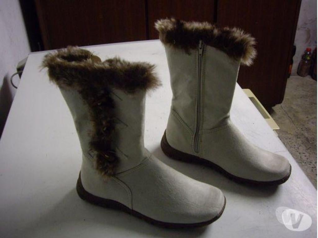 Chaussures Bas-Rhin Bouxwiller - 67330 - Photos Vivastreet Bottes fourrées Beige pt 38 neuves à 15 €