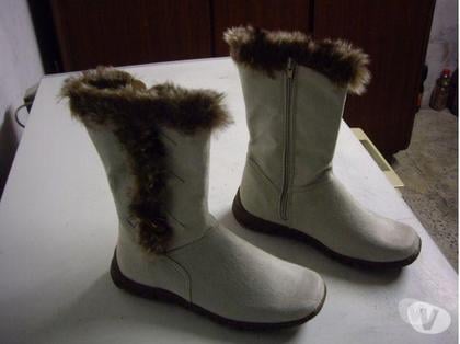Chaussures occasion Bouxwiller Bas-Rhin - Photos Vivastreet Bottes fourrées Beige pt 38 neuves à 15 €