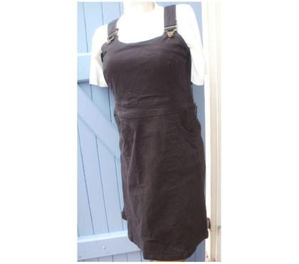 Vêtements occasion Montauban Tarn-et-Garonne - Photos Vivastreet Robe noire à bretelles MDN Taille 44