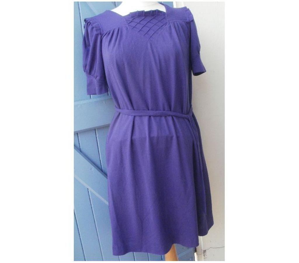 Vêtements occasion Tarn-et-Garonne Montauban - 82000 - Photos Vivastreet ROBE vintage violette (lainage) Taille 34