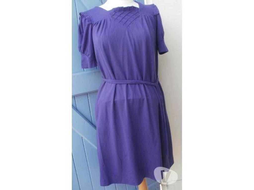 Vêtements occasion Tarn-et-Garonne Montauban - 82000 - Photos Vivastreet ROBE vintage violette (lainage) Taille 34