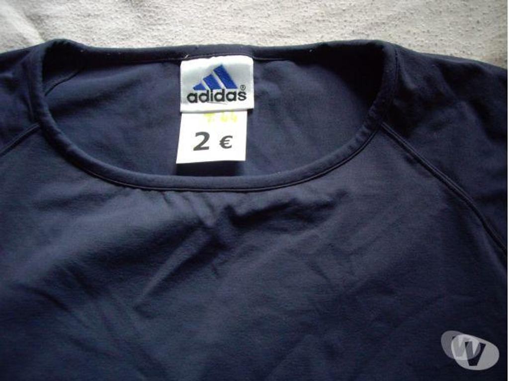 Vêtements occasion Bas-Rhin Bouxwiller - 67330 - Photos Vivastreet Tee-Shirt Adidas Taille 44 à 2 €