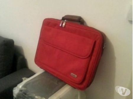 Accessoires - Bagagerie Loire-Atlantique St Herblain - 44800 - Photos Vivastreet Sacoche d'Ordinateur Portable ou Cartable Rouge 46 x36