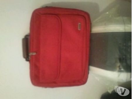Accessoires - Bagagerie Loire-Atlantique St Herblain - 44800 - Photos Vivastreet Sacoche d'Ordinateur Portable ou Cartable Rouge 46 x36