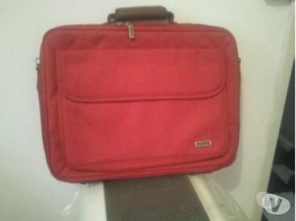Accessoires - Bagagerie St Herblain Loire-Atlantique - Photos Vivastreet Sacoche d'Ordinateur Portable ou Cartable Rouge 46 x36