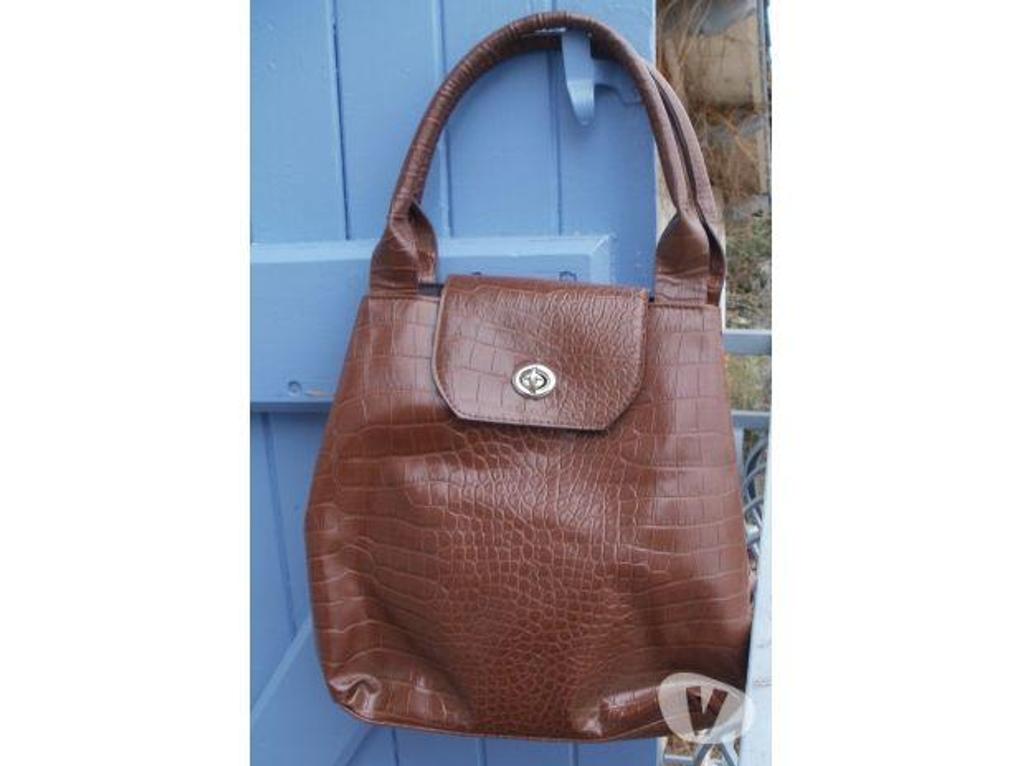 Accessoires - Bagagerie Tarn-et-Garonne Montauban - 82000 - Photos Vivastreet Sac à mains synthétique, couleur marrron