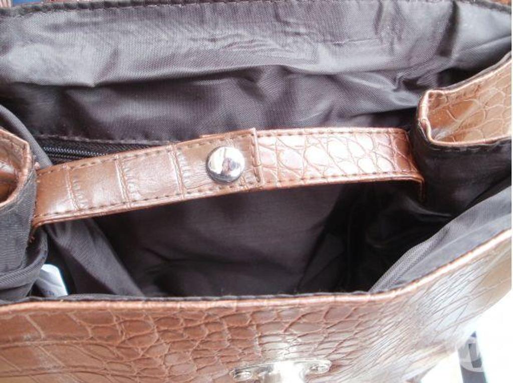 Accessoires - Bagagerie Tarn-et-Garonne Montauban - 82000 - Photos Vivastreet Sac à mains synthétique, couleur marrron